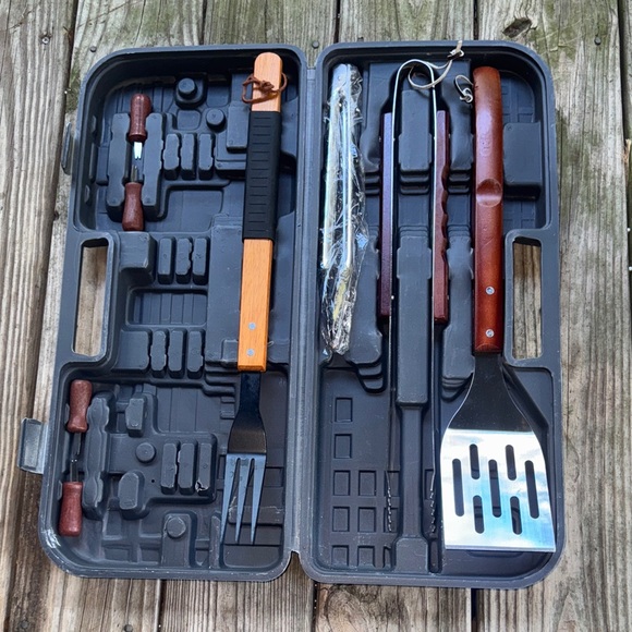 Outdoor Gourmet Barbecue Set & case - Picture 1 of 4